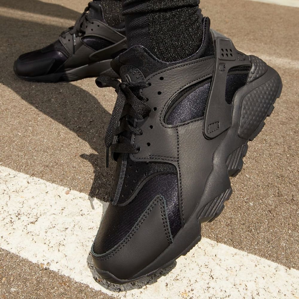 Nike Air Huarache Black Sz 6Y - Picture 2 of 10
